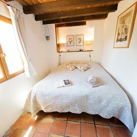 Domaine De Perruche Du Buis Дом отдыха Arques (Aude)