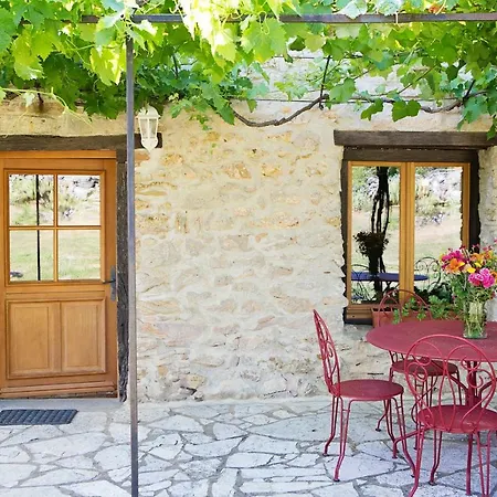 Domaine De Perruche Du Buis